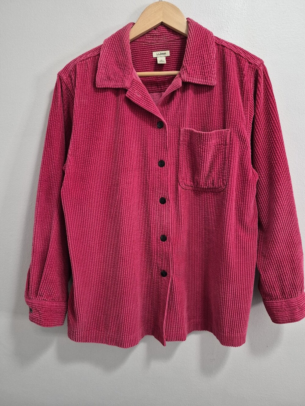 L.L. Bean Vintage Chunky Corderoy Pocket Button Up Size Medium Petite